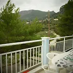 Parashis Studios